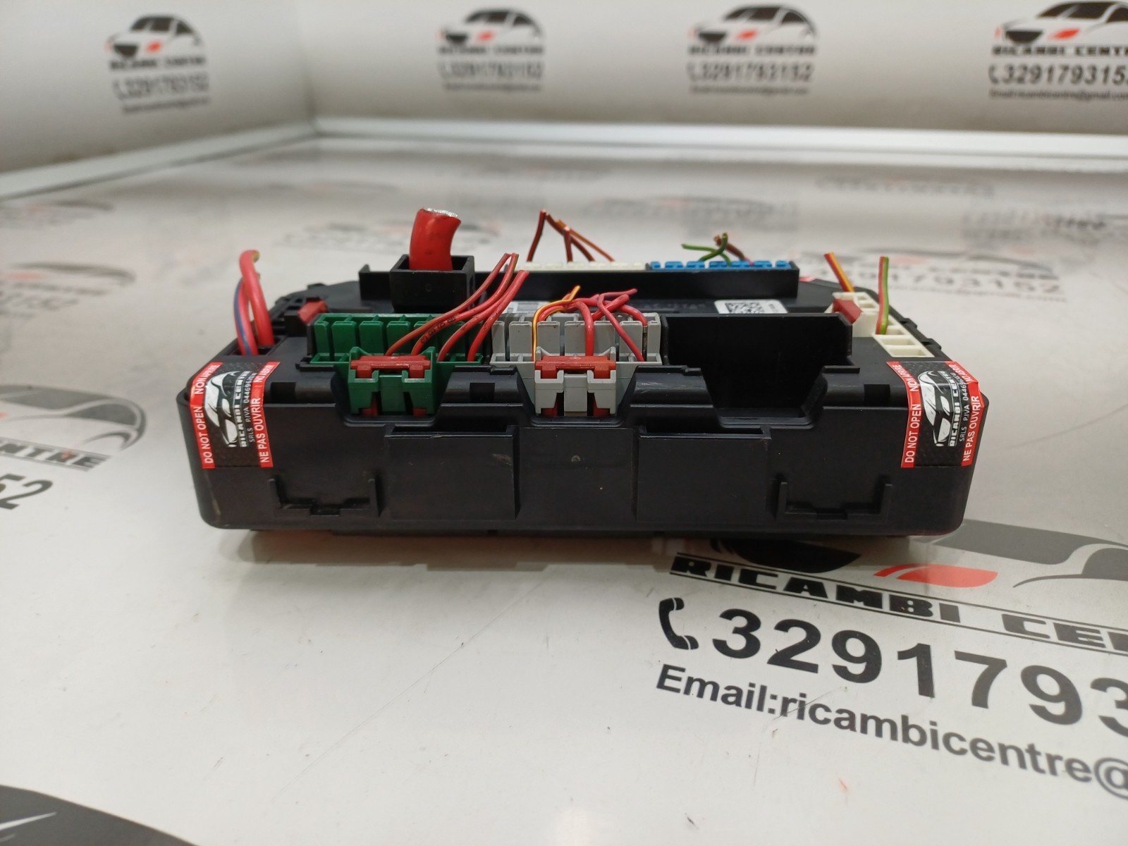BMW F20 F21 F22 2011 AA6 FRONT POWER DISTRIBUTOR 2.0D FUSE BOX