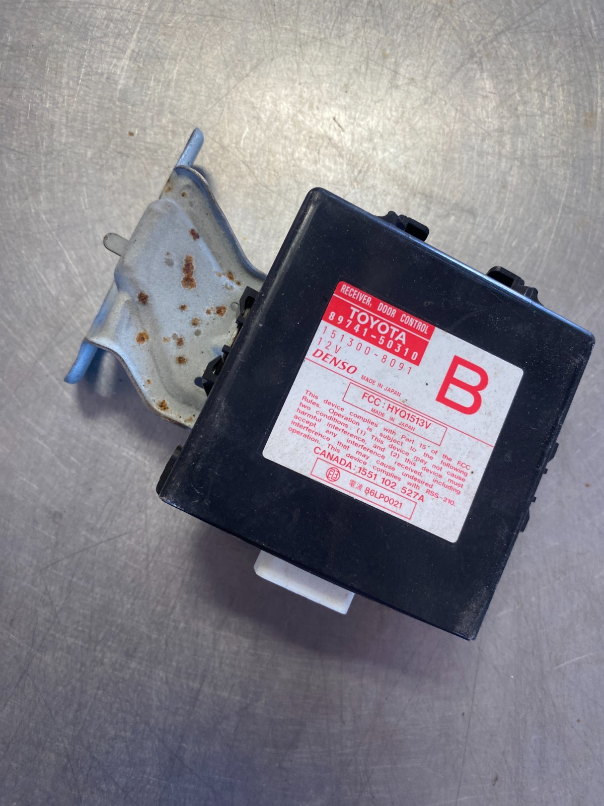 98-00 Lexus LS400 Door Control Module OEM 89741-50310