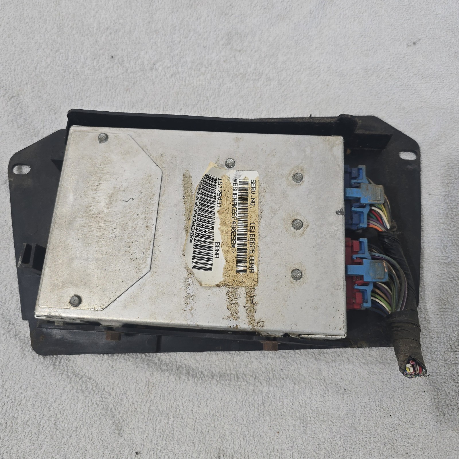16168625 Chevy Engine Computer ECM ECU 1993 – 1994 W/ COMPUTER COVER OEM 93 94