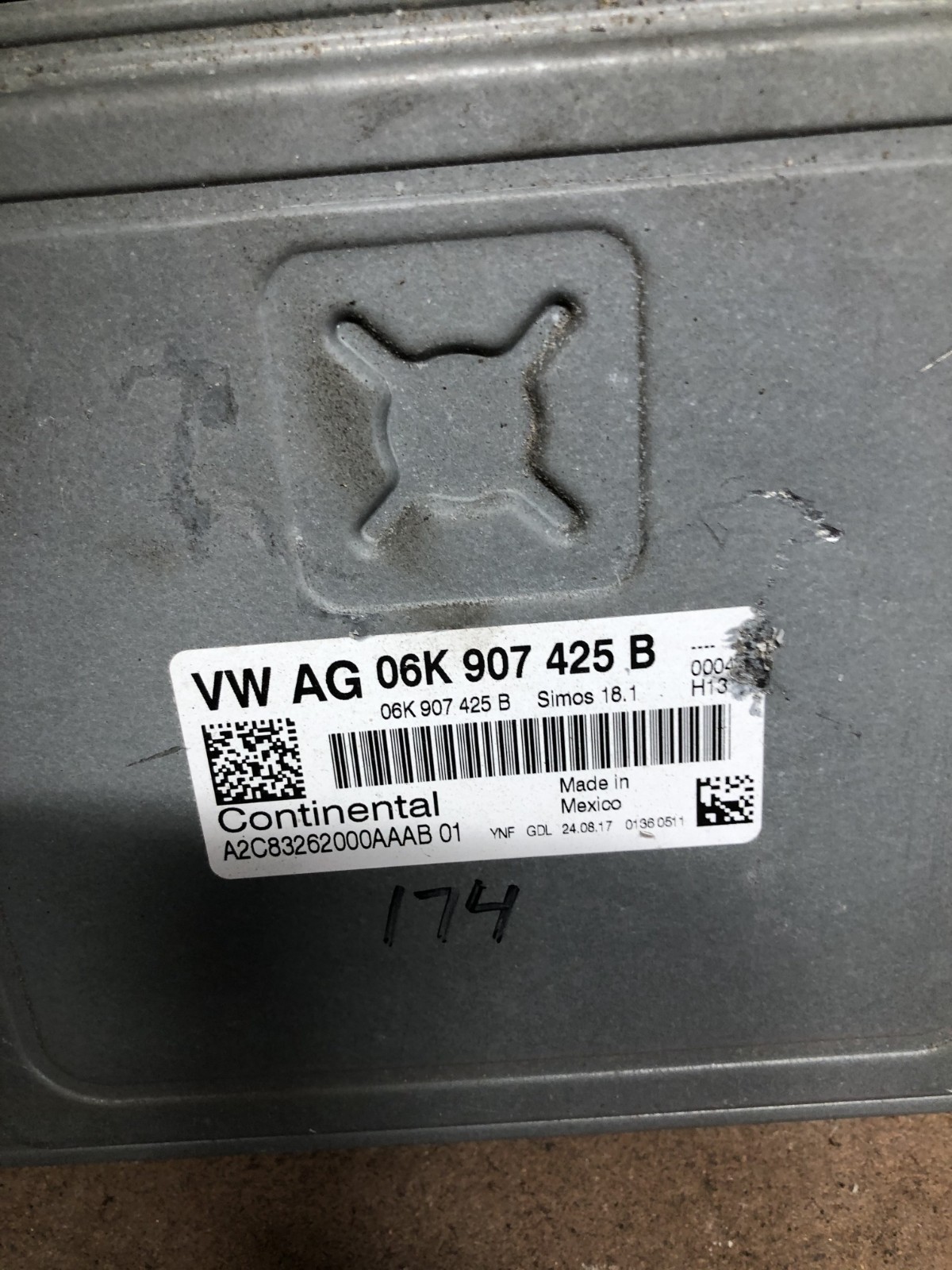 15 16 VW Golf Engine Control Module Computer ECU ECM OEM 06K907425B Plugs