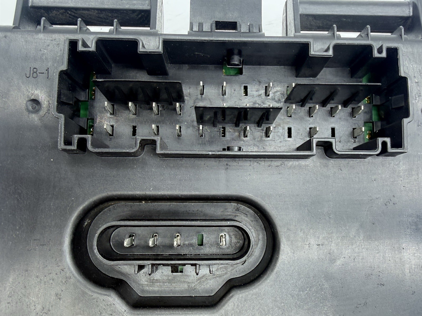 2005 2006 FORD MUSTANG FUSE BOX BODY CONTROL MODULE DELPHI 5R3T-14B476-BE (OEM)