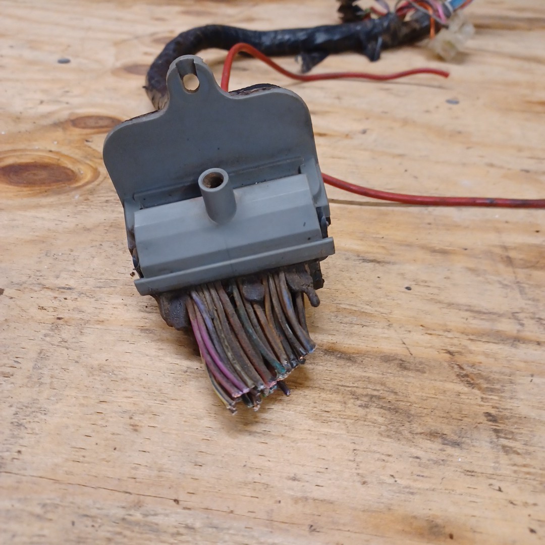 1987-1992 Chevrolet C1500 Truck V8 5.7L 350 4×2 ECM Plugs & Extras Wire Harness