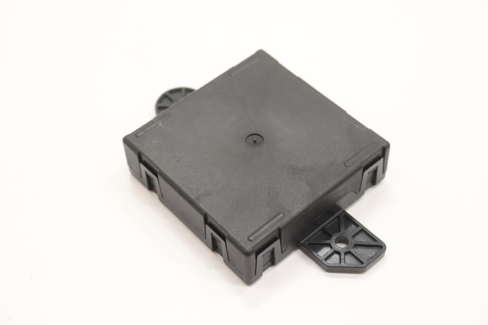 2020 CHRYSLER VOYAGER FRONT LEFT DRIVER DOOR CONTROL MODULE OEM 68424451AC