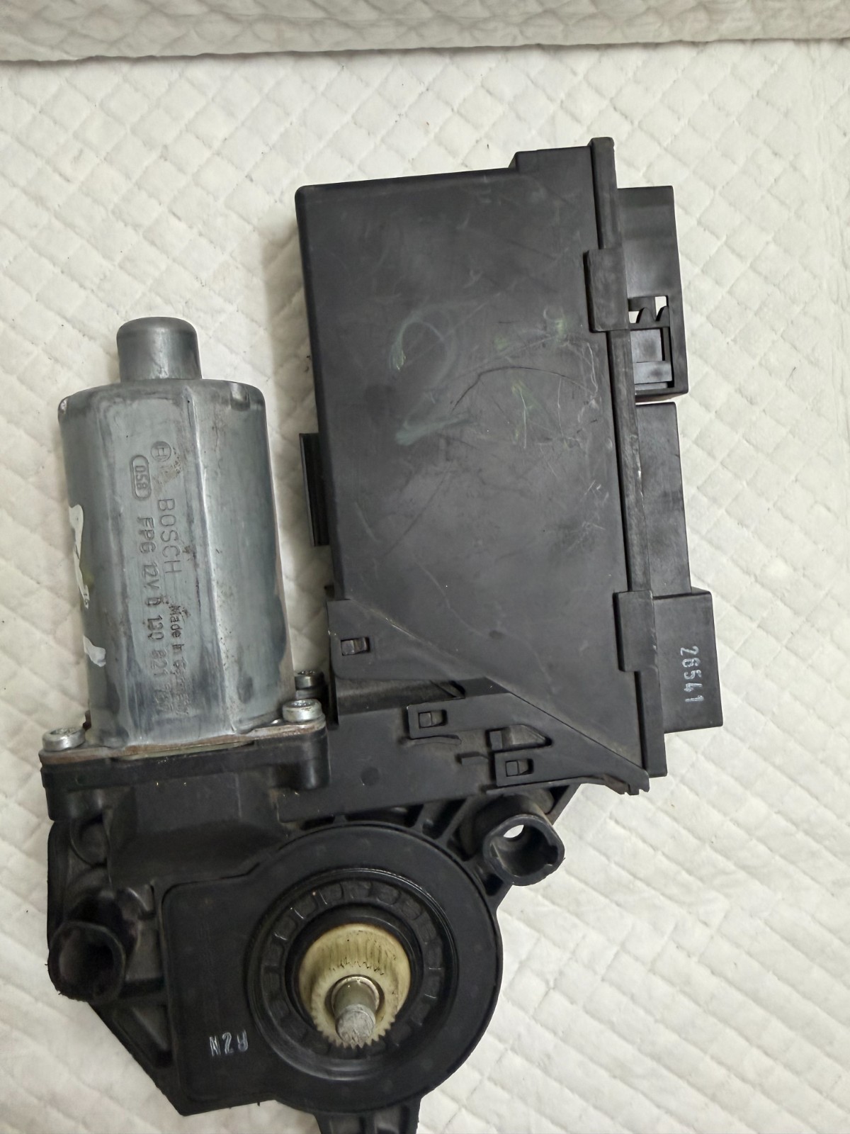 2004 Audi A5 Left Rear Window Regulator 8E0 959 801 A OEM (27)