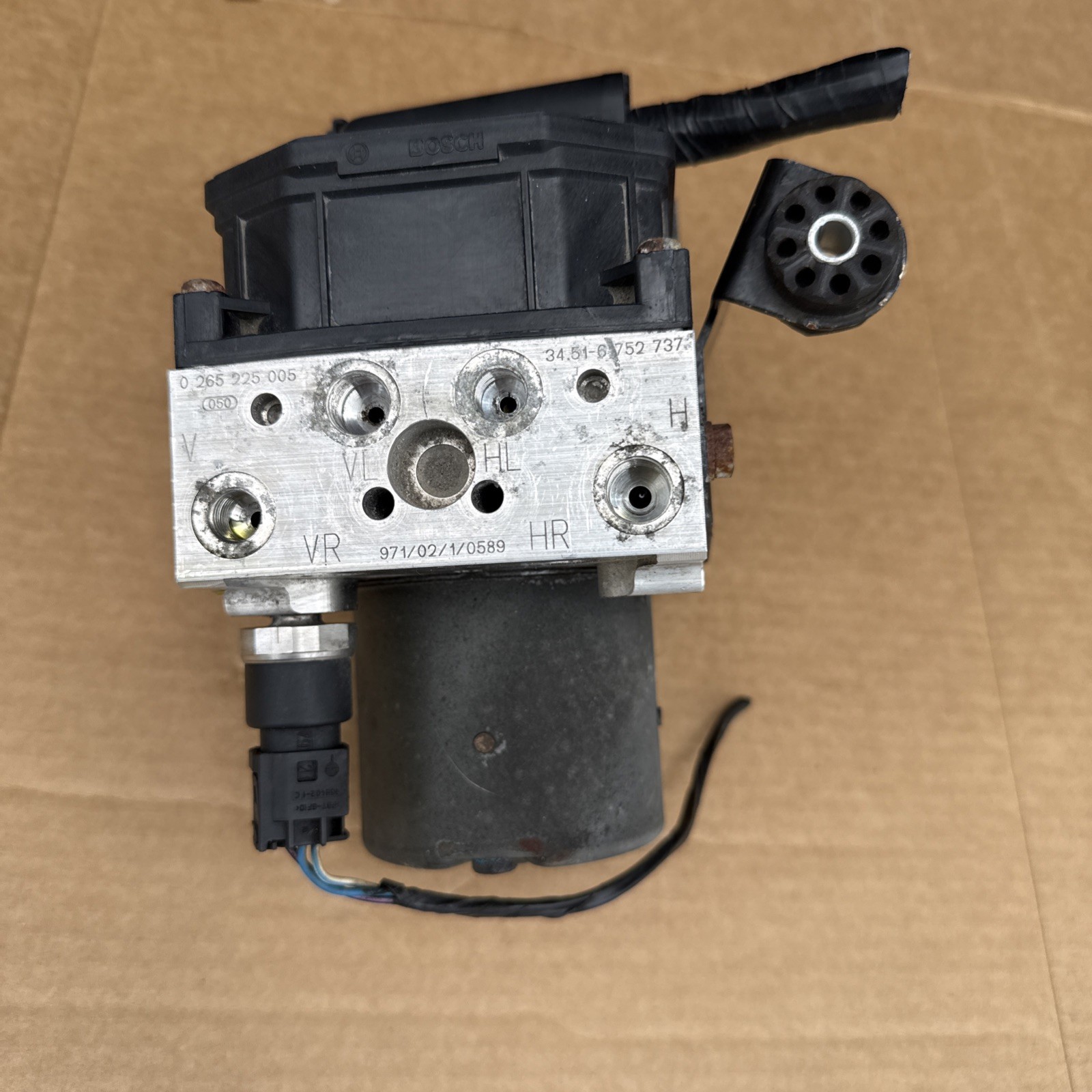 99-03 BMW E38 740 E39 525i 530i 540i M5 ABS PUMP Anti Lock OEM