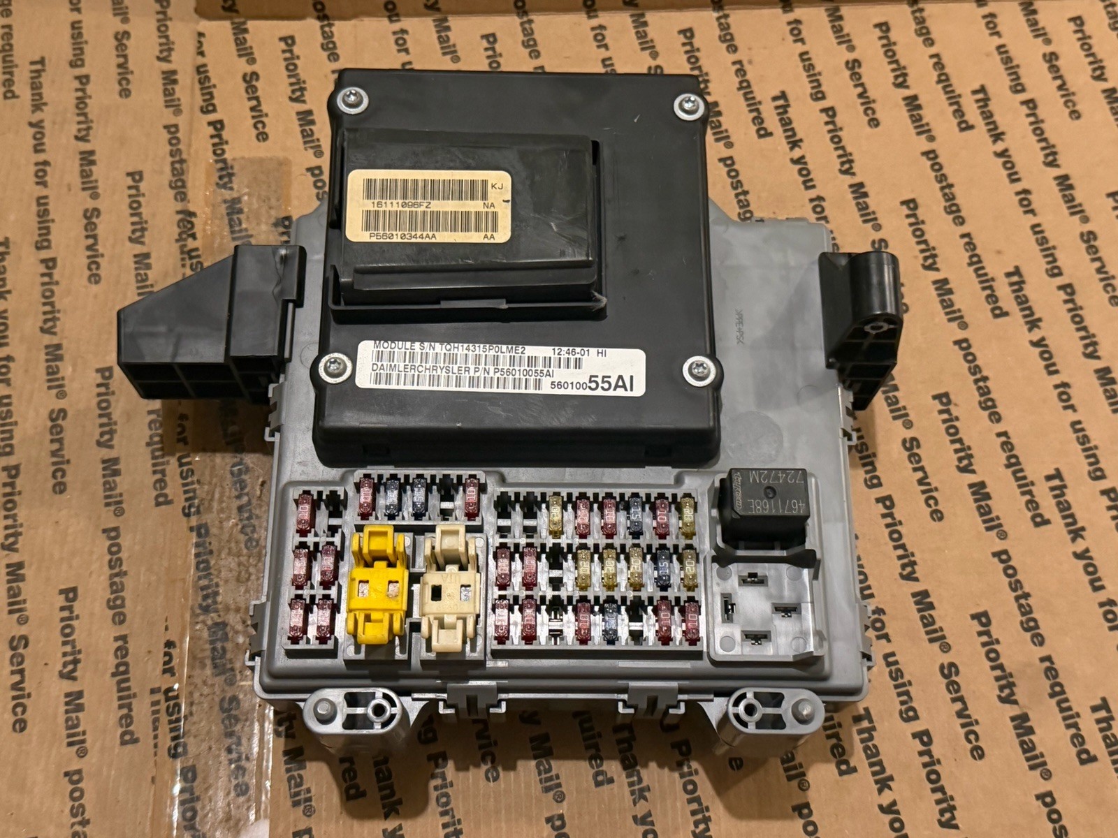 56010055AI 2002 Jeep Liberty PL PW HS PS 4X4 Body Control Module Fuse Box Block