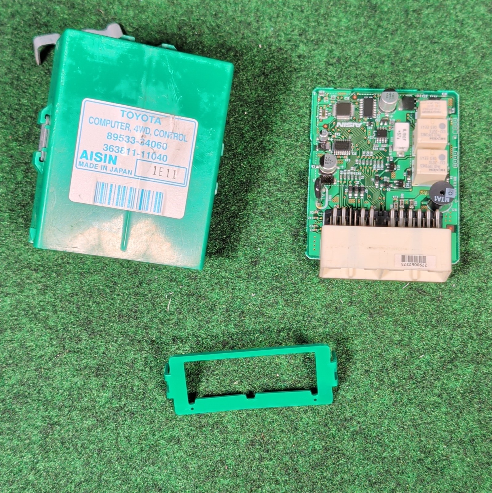 Toyota Sequoia 2004-2007 4WD Transfer Case Control Module 89533-34060 OEM Used