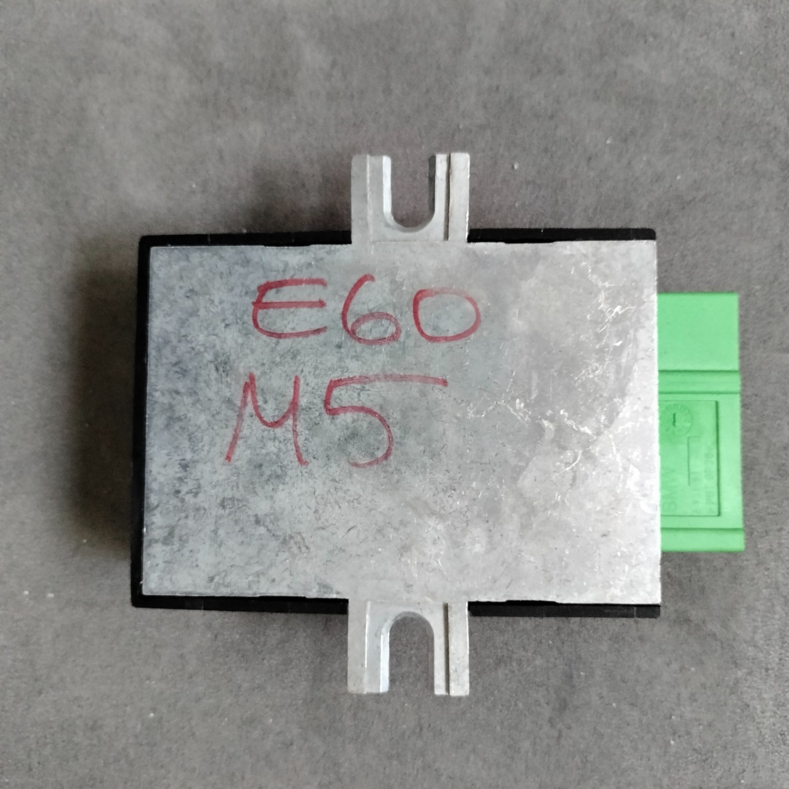 2006-2010 BMW E60 E63 E64 M5 M6 Helbako EKP Fuel Pump Control Module Computer