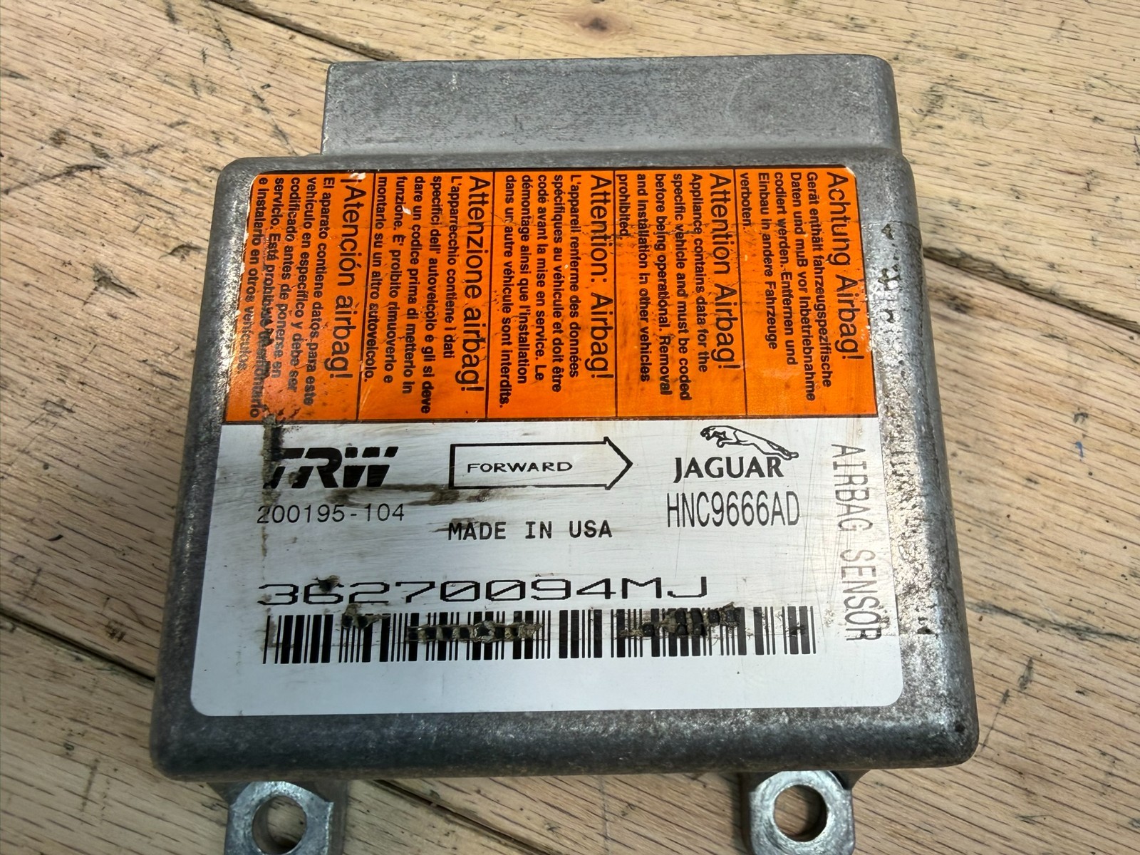 1998 Jaguar XJ8 SRS Dash Control Module Sensor Unit HNC9666AD OEM