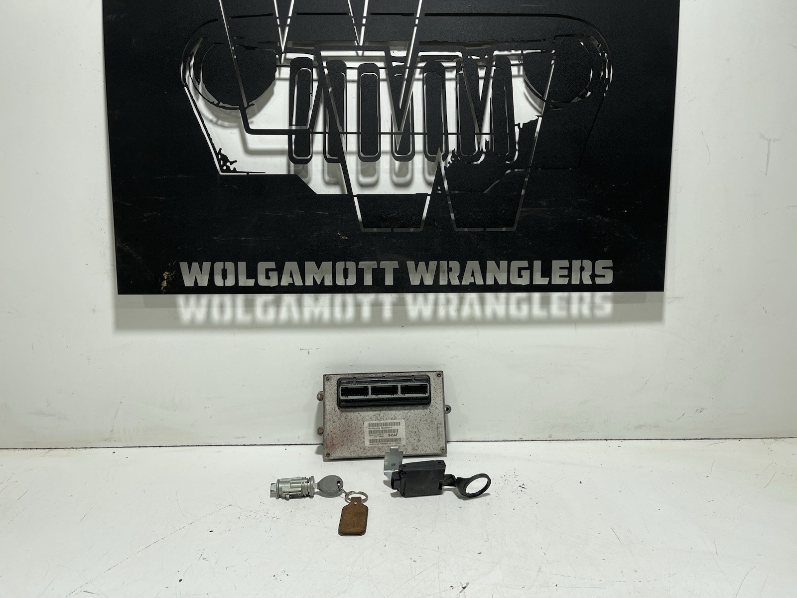 02 Jeep TJ Wrangler 4.0 Manual Trans Engine Computer ECM ECUPCM 56041945AF OEM