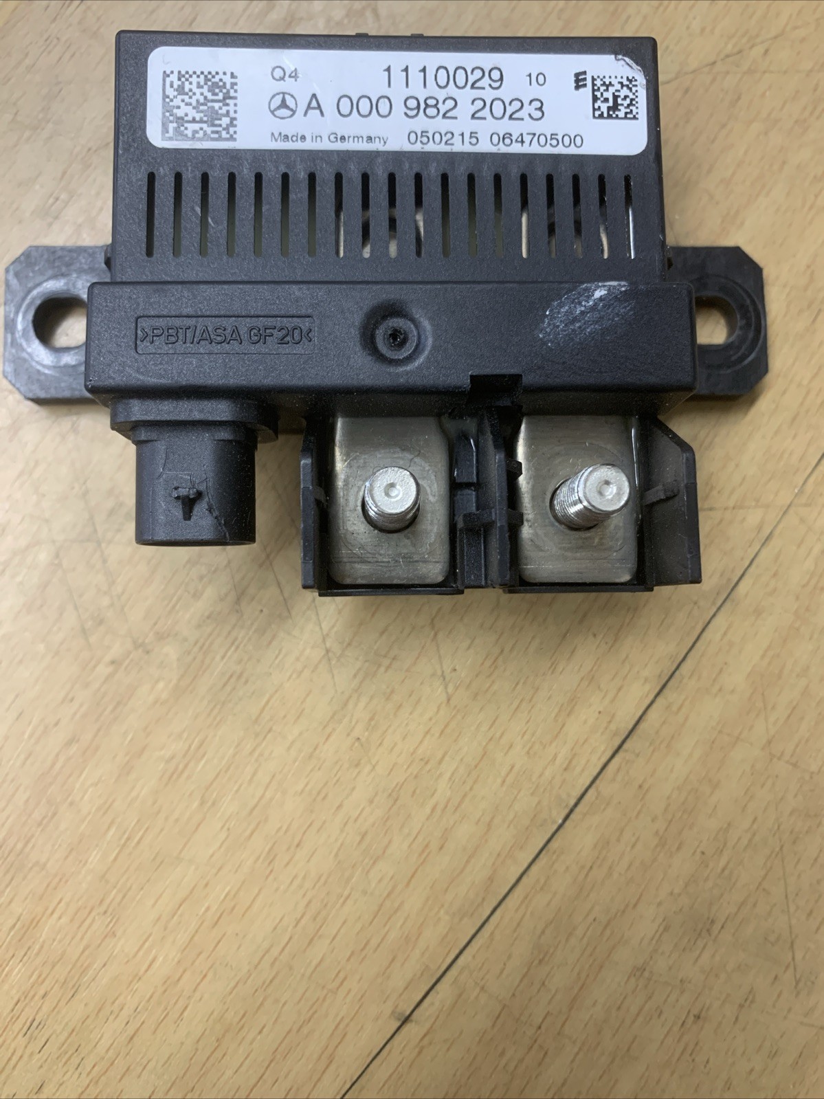 – Mercedes Battery Relay Control Module Unit – FREE SHIPPING