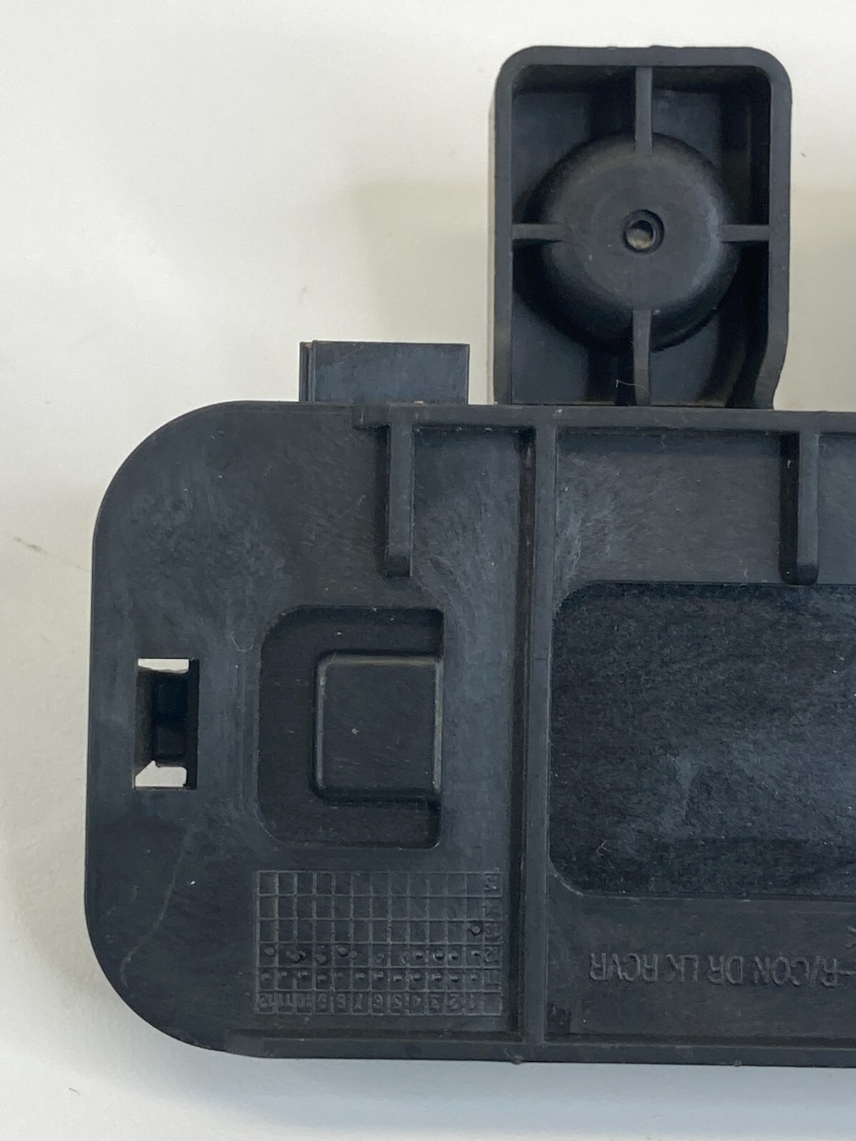 13-15 Chevy Spark Keyless Entry Door Receiver Module W/ Mount Bracket 13503205