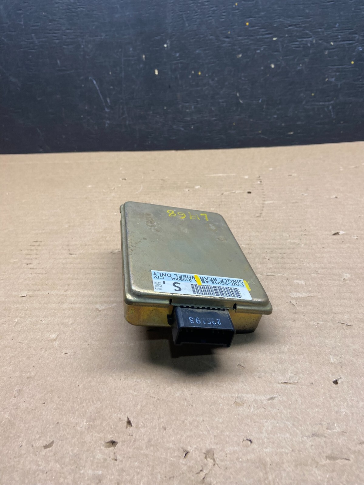 1992 – 1996 Ford E350 ABS Control Module Unit OEM L1968 DG