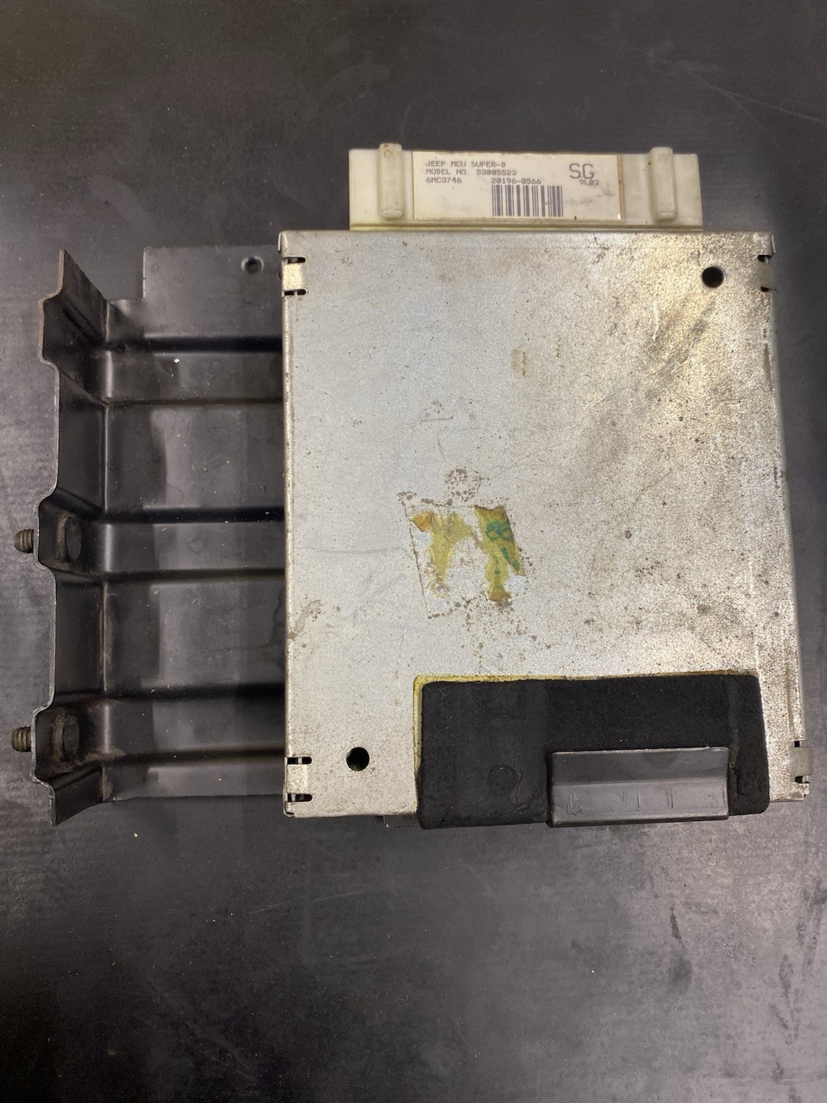 1995 Jeep Wrangler PCM 4.0l Motor And Automatic Transmission