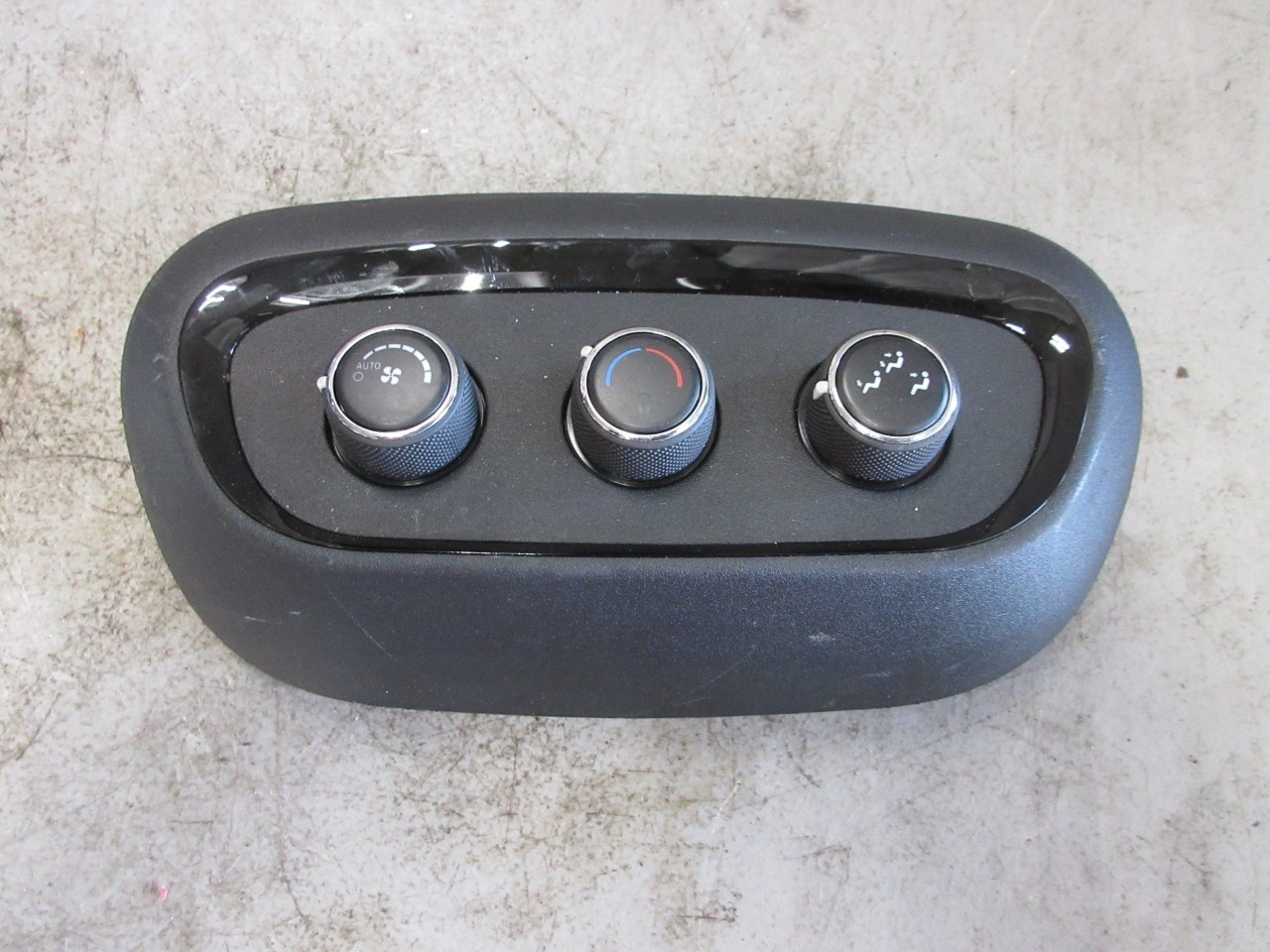 2018-2025 Dodge Durango OEM Rear HVAC AC Heat Auxiliary Control 68368988