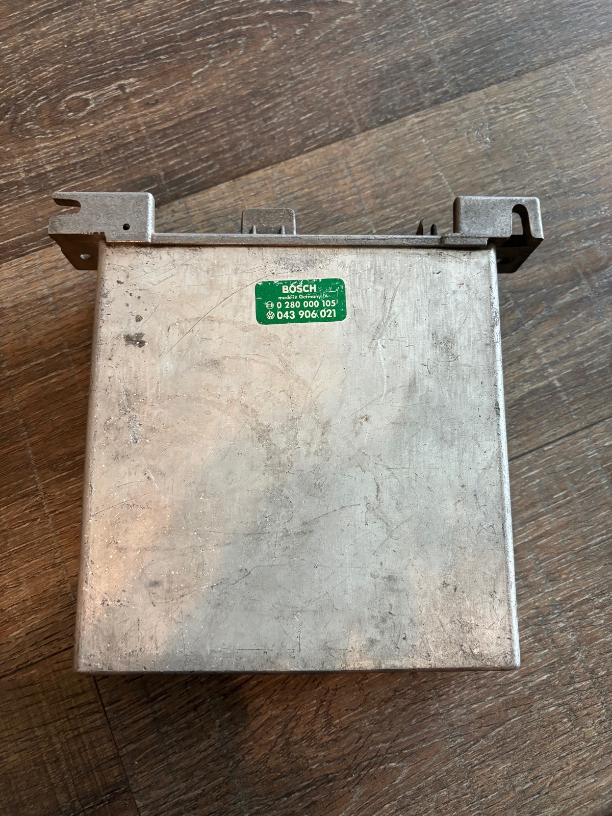 0280000105 VOLKSWAGEN BEETLE ECU ECM COMPUTER
