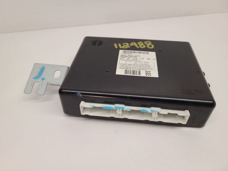 14-16 HYUNDAI ELANTRA Body Control Module BCM Right Hand Center Dash 954003XEA0