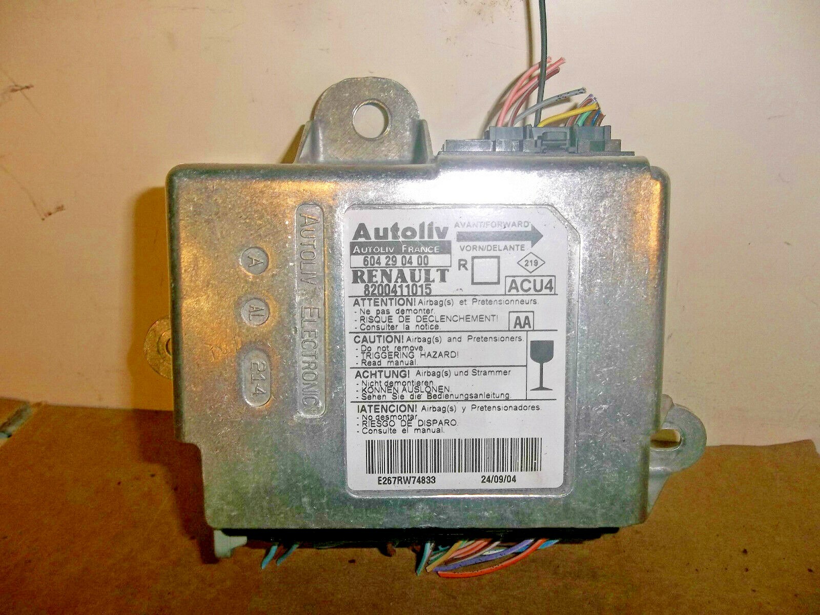 RENAULT GRAND SCENIC 2004 SRS ECU MODULE 8200411015 / 604290400 AA