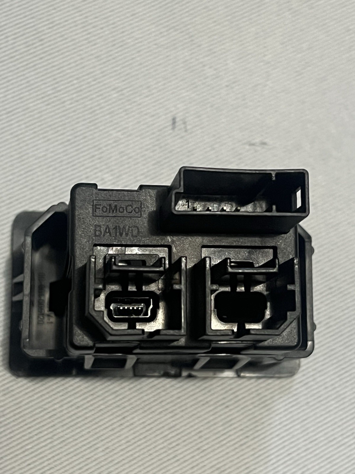 OEM Ford USB Module GC3T-14F014-BA