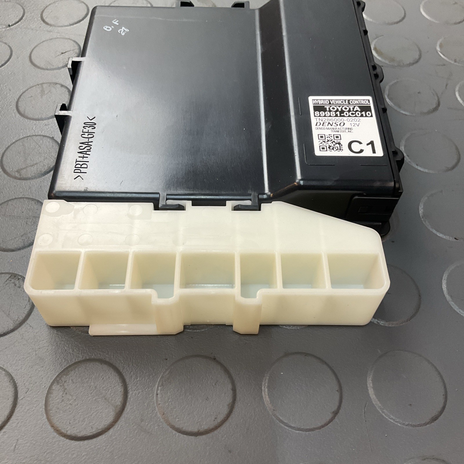 2022-2025 TOYOTA TUNDRA HYBRID VEHICLE CONTROL MODULE OEM