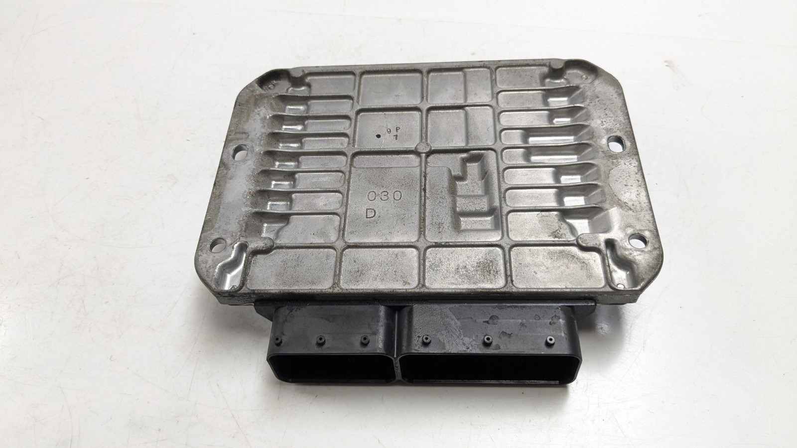 MITSUBISHI OUTLANDER MK3 ENGINE ECU CONTROL MODULE 2.2 DIESEL 1860B815 2013