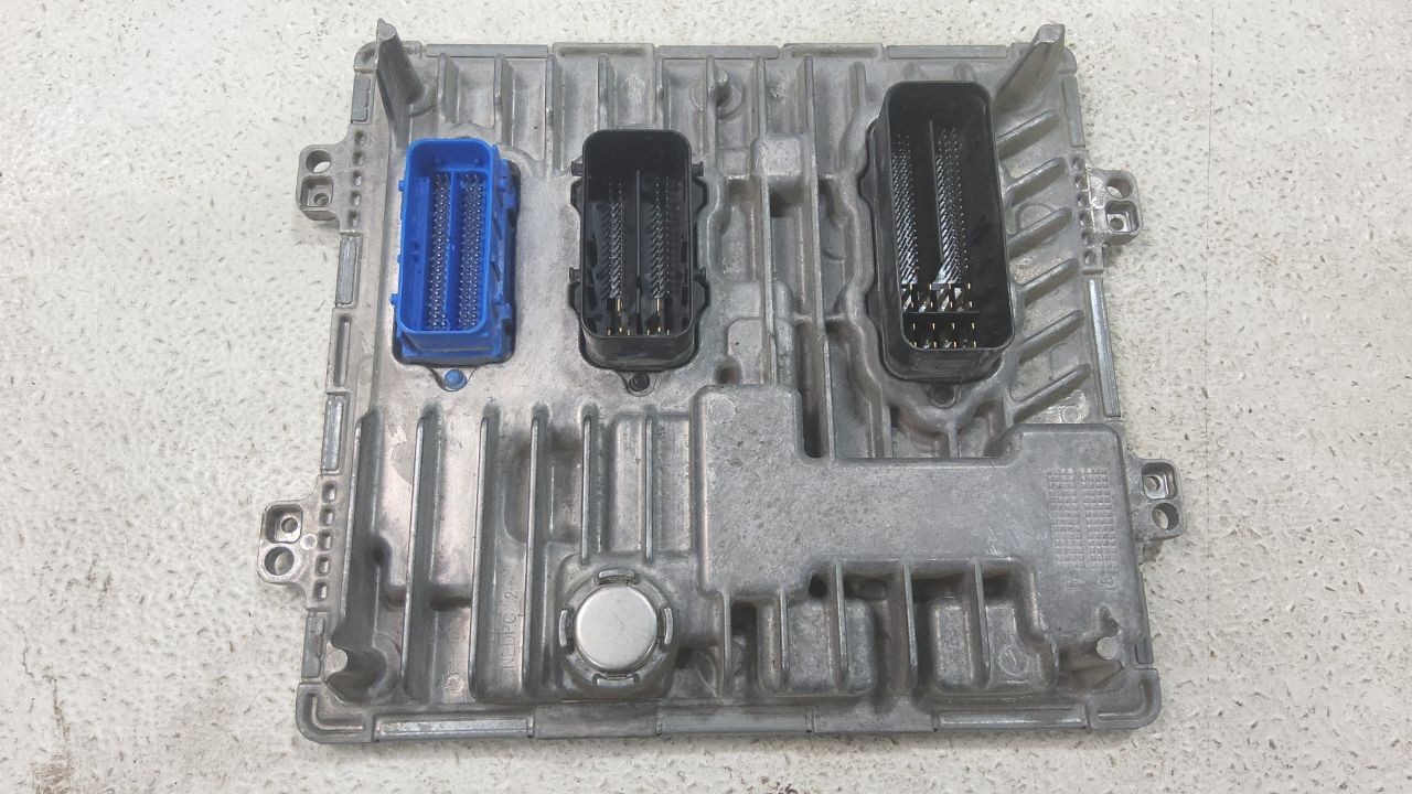 Used Engine Control Module (ECM) fits: 2018 Chevrolet Silverado 2500 pickup Elec
