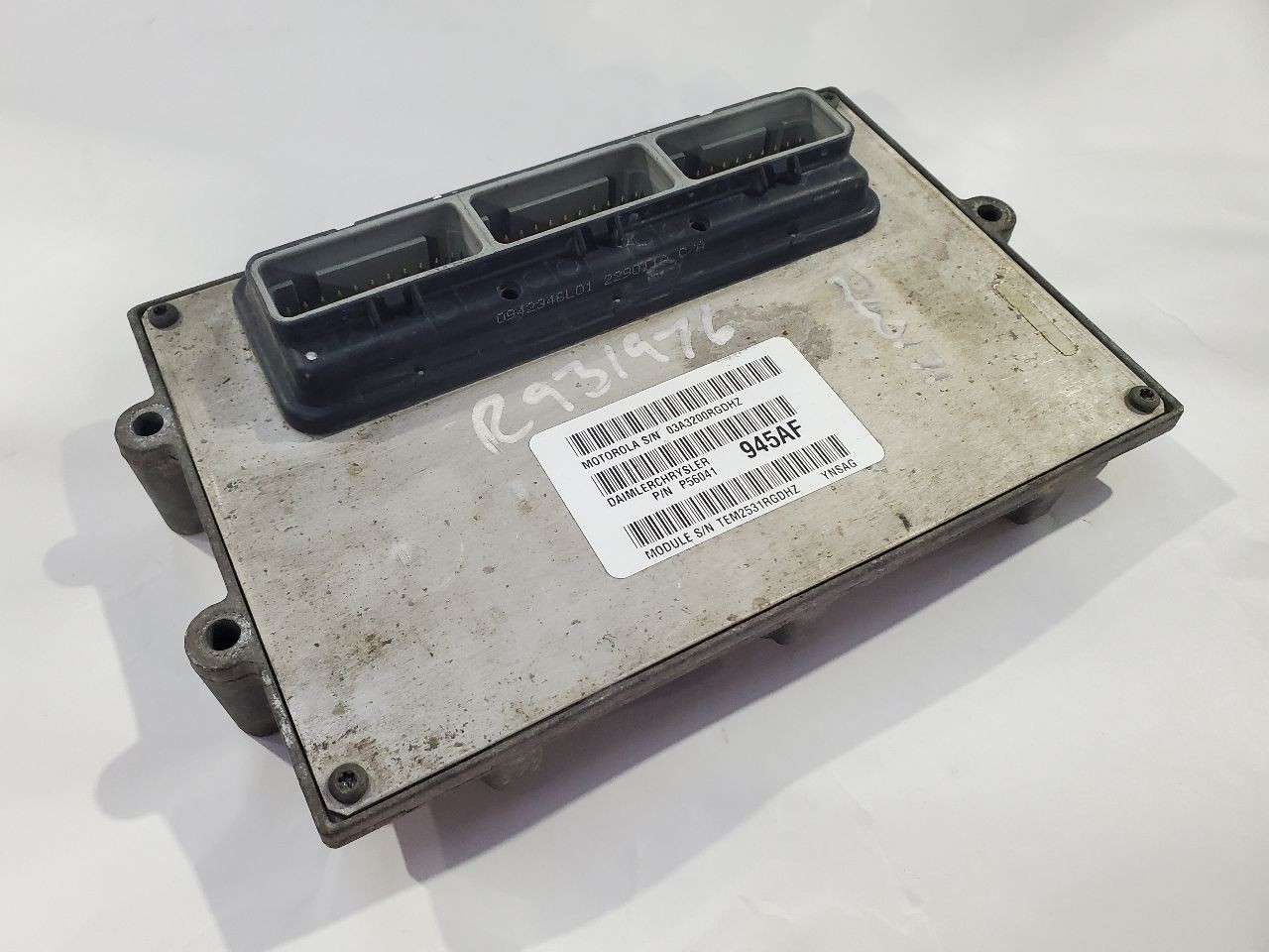 2002 Jeep Wrangler OEM Electronic Control Module ECM 4.0L RH Firewall 56041945AF