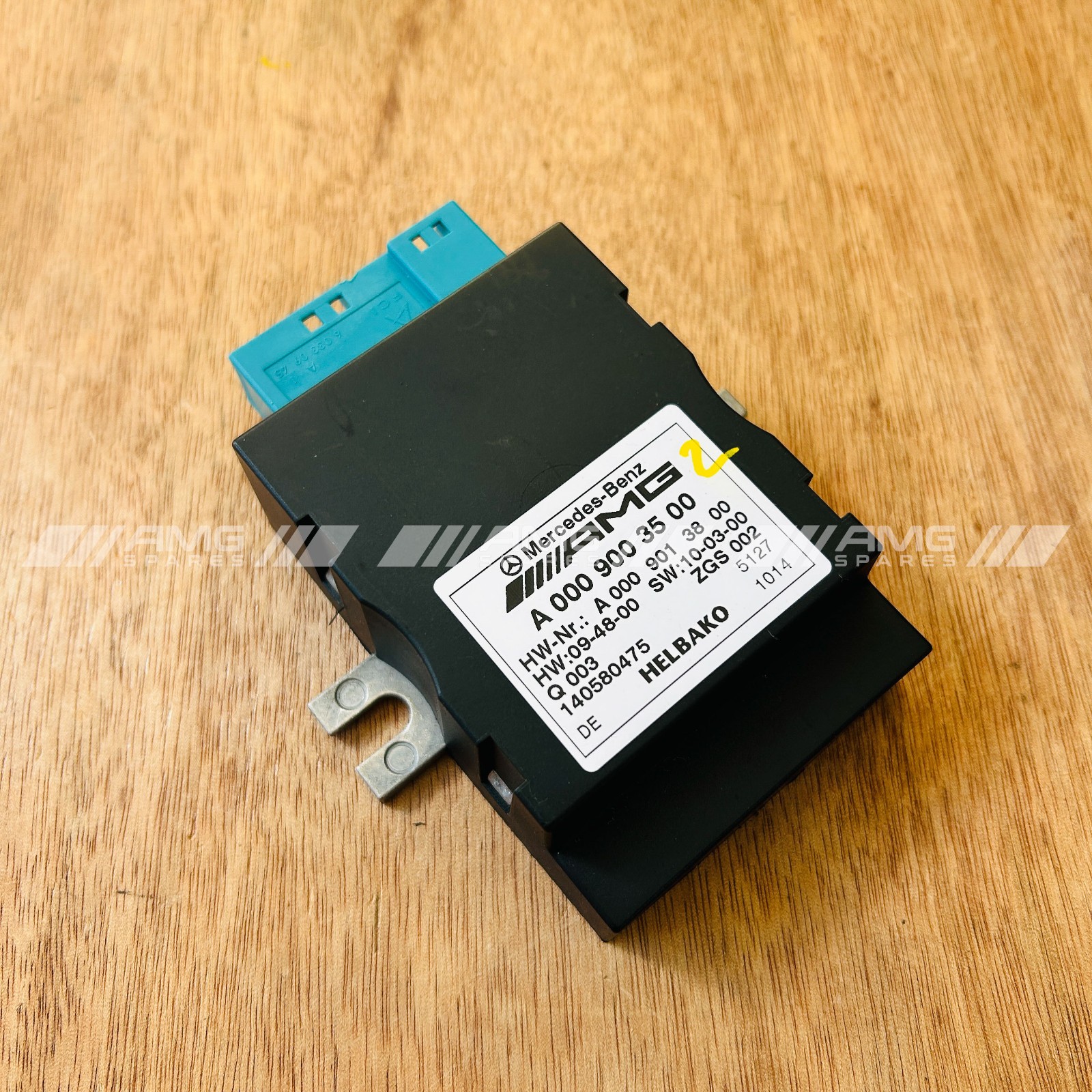 Genuine Mercedes OEM W204 C63 AMG fuel pump control module unit A0009003500