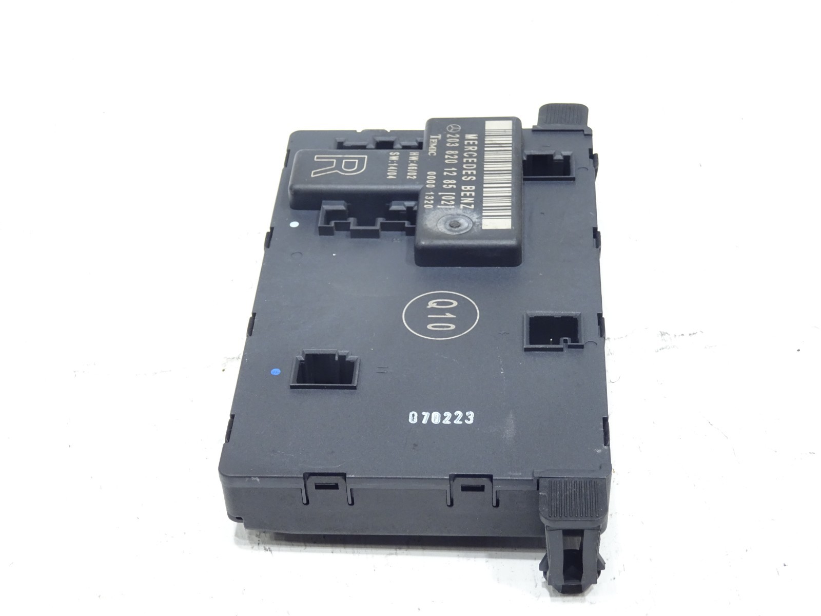 Mercedes C-Class drivers door control module 2038201285 2004-2007
