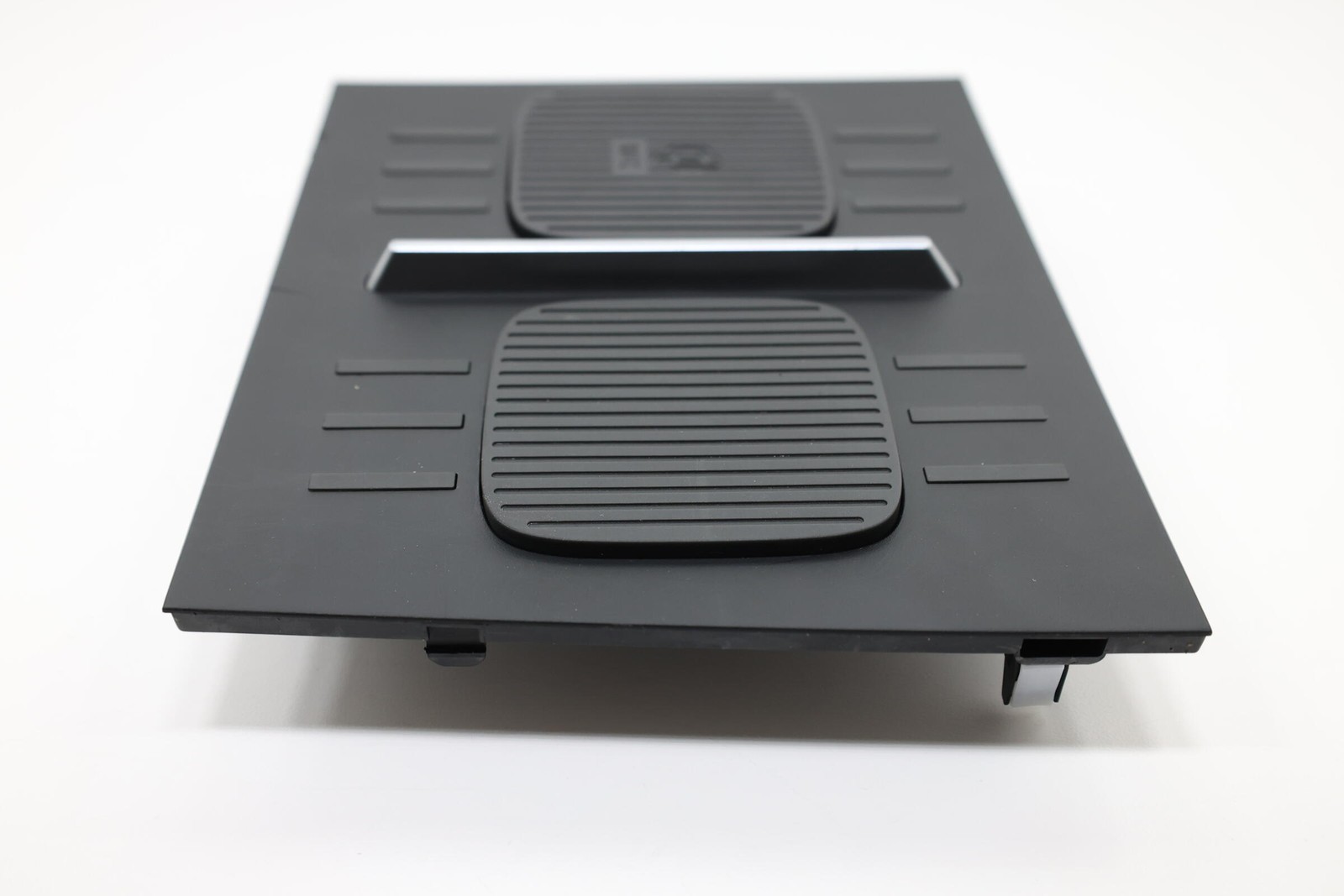 2024 – 2026 HYUNDAI SANTA FE CENTER CONSOLE WIRELESS BATTERY CHARGER MODULE OEM