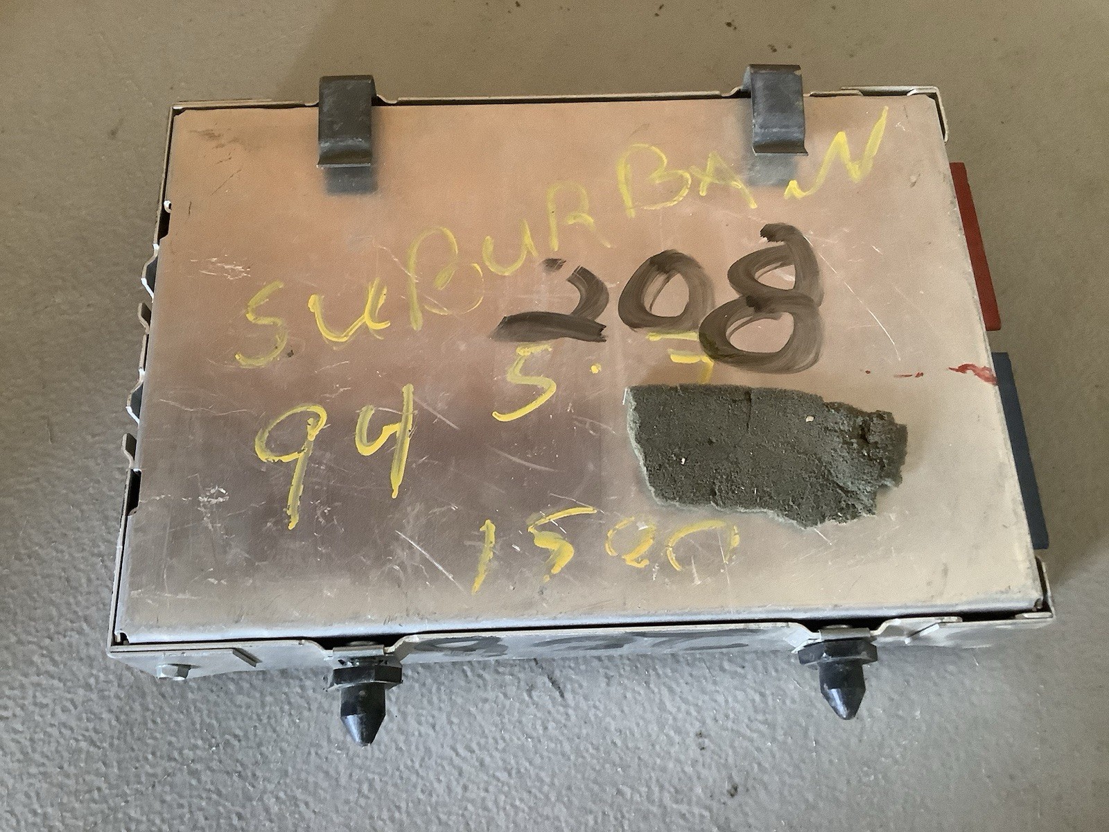 Chevrolet Suburban 16196395 ((BJLH)) Engine Control Module ((R1-208))