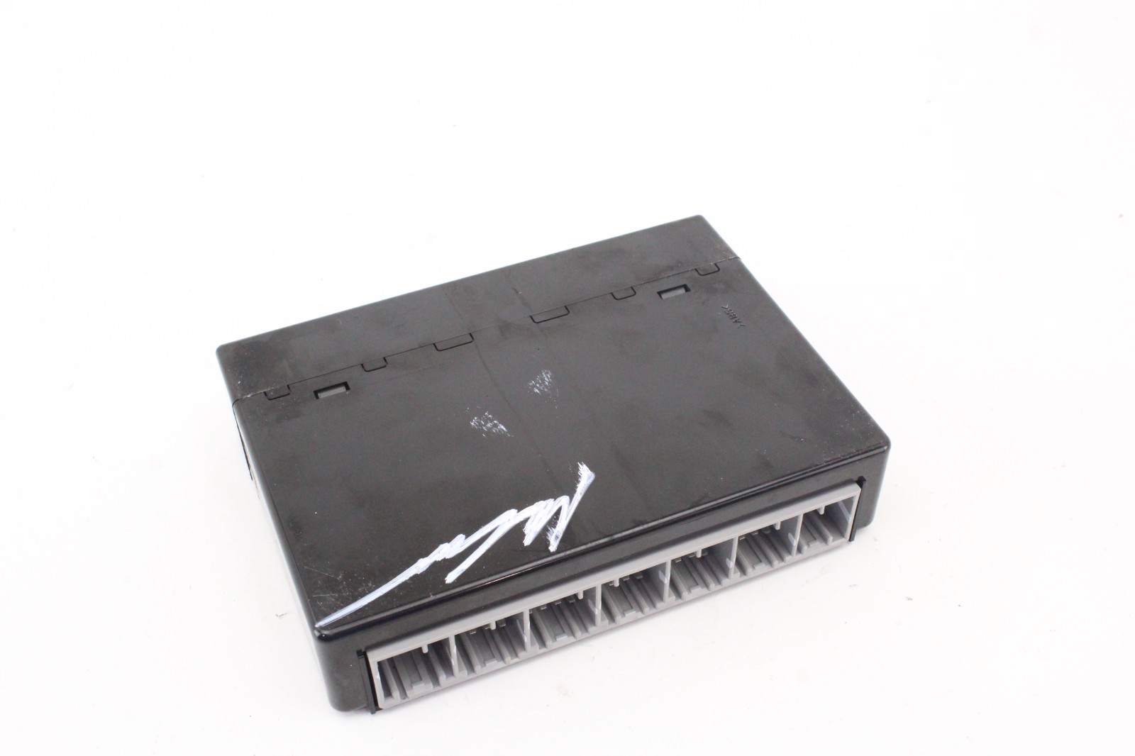 13-14 Chevy Captiva Sport (BCM) Body Control Module Unit Black OEM 22915543