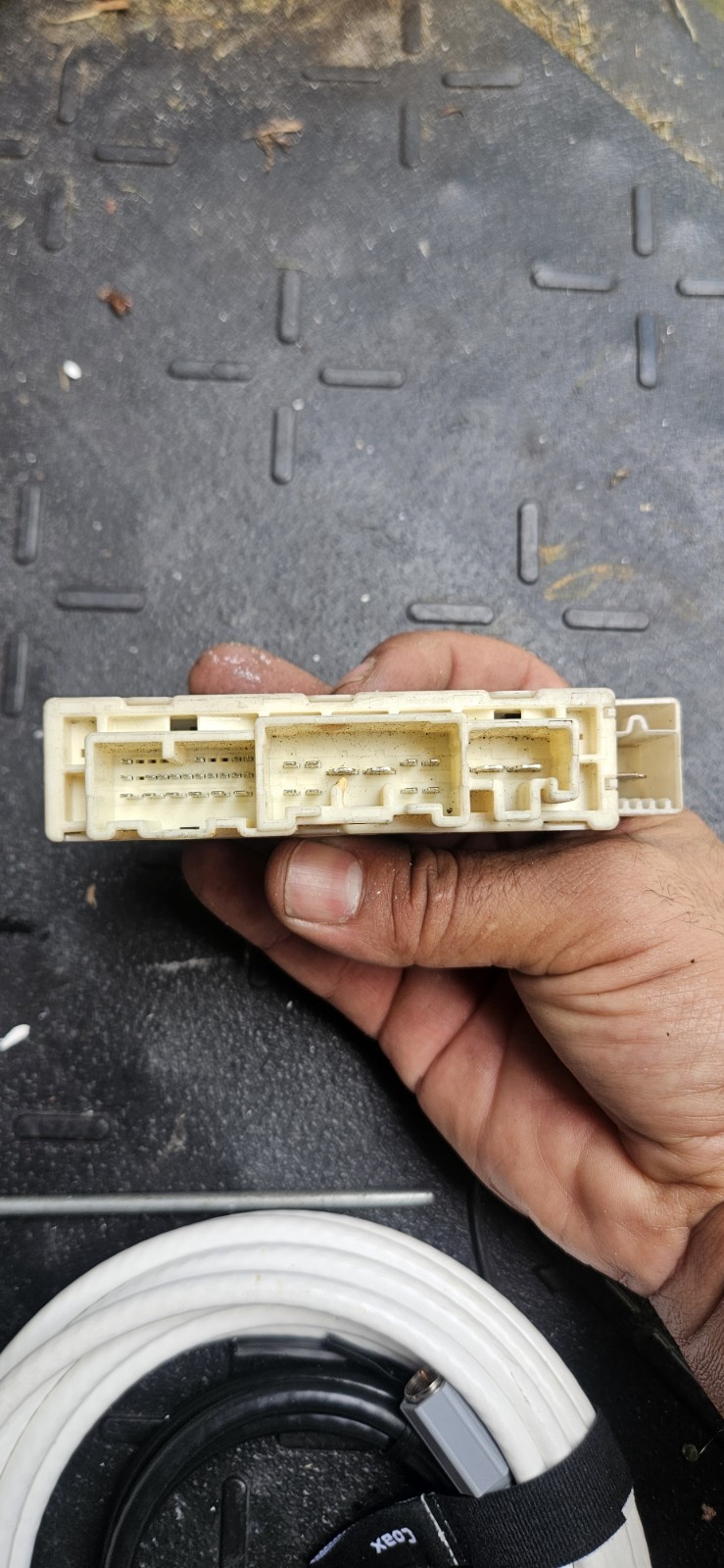 82641-47090, 11 12 13 15 Toyota Prius Plug-in C V Lexus relay integration module