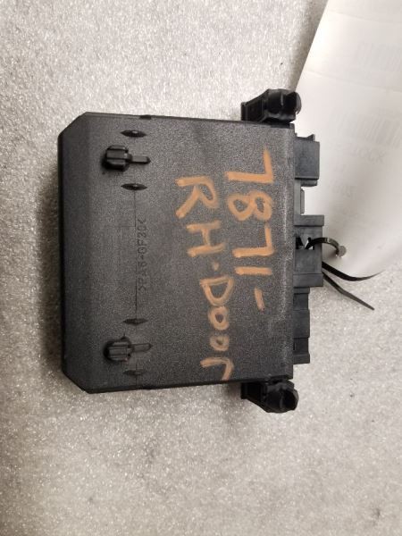 2002 Mercedes-Benz E430 – RH Front Door Module – 2108207826 – R