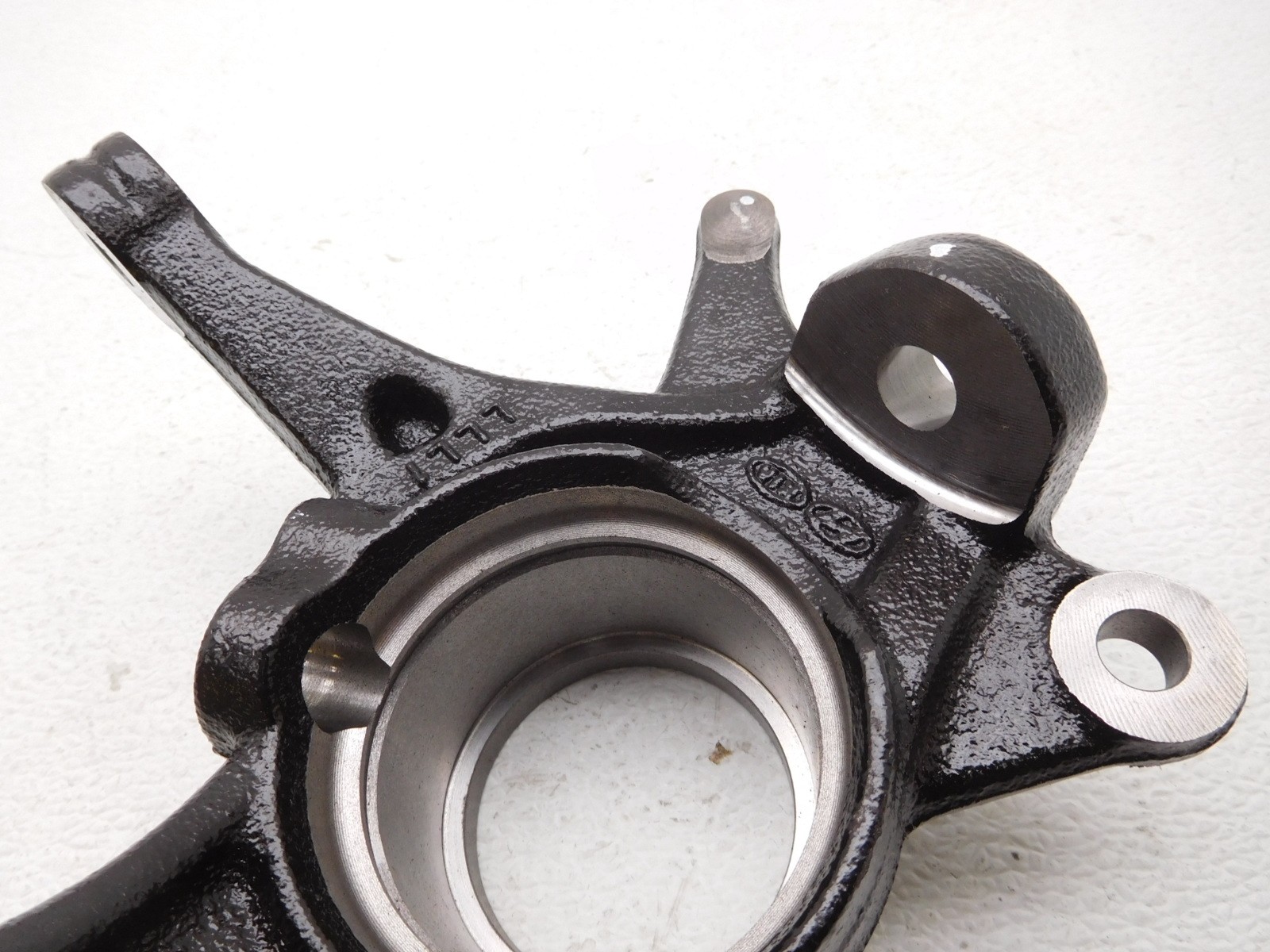 OEM Right Passenger Side Front Spindle Knuckle For Hyundai Accent 51716-1R503