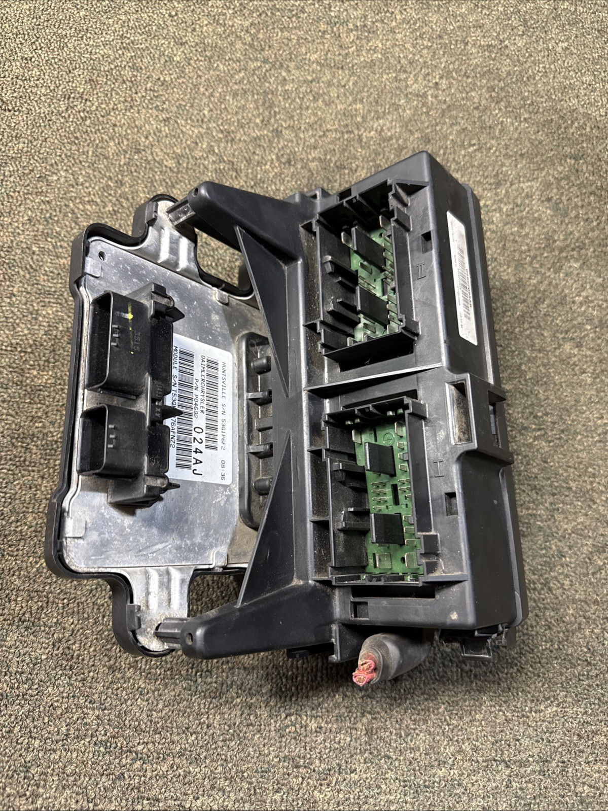2006 Jeep Commander Fuse Box BCM Body Control Module 04692085AB OEM