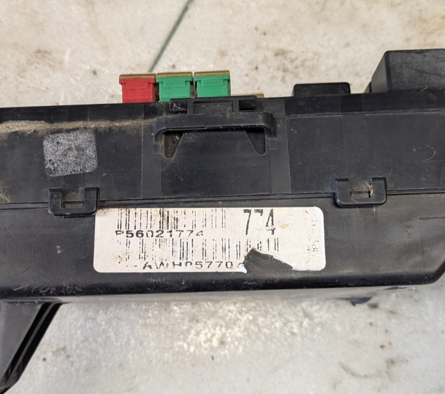 1997 Dodge Ram Engine Bay Fusebox Relay Junction Box OEM 56021774