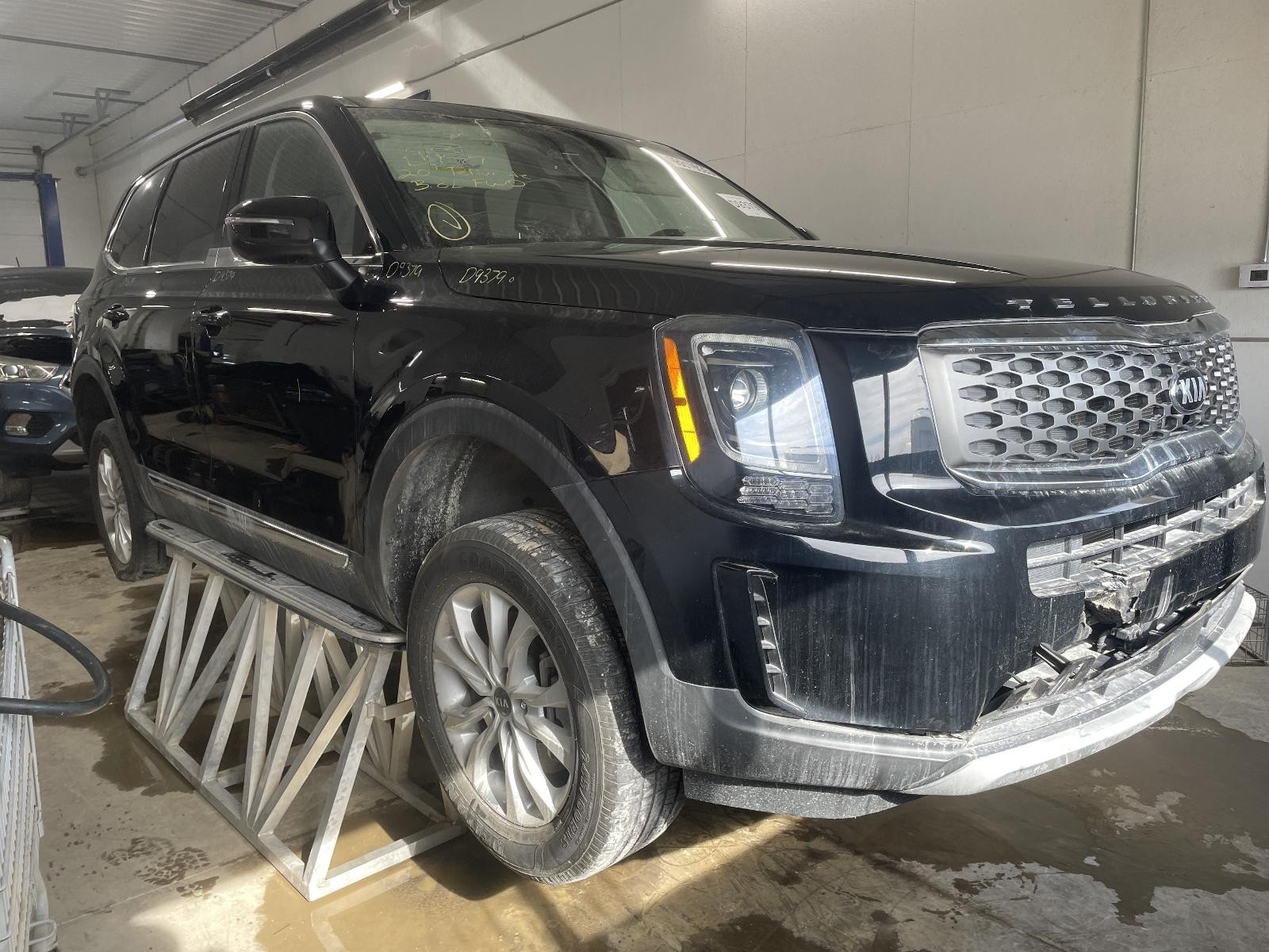Used Body Control Module fits: 2020 Kia Telluride Body Control BCM center dash U