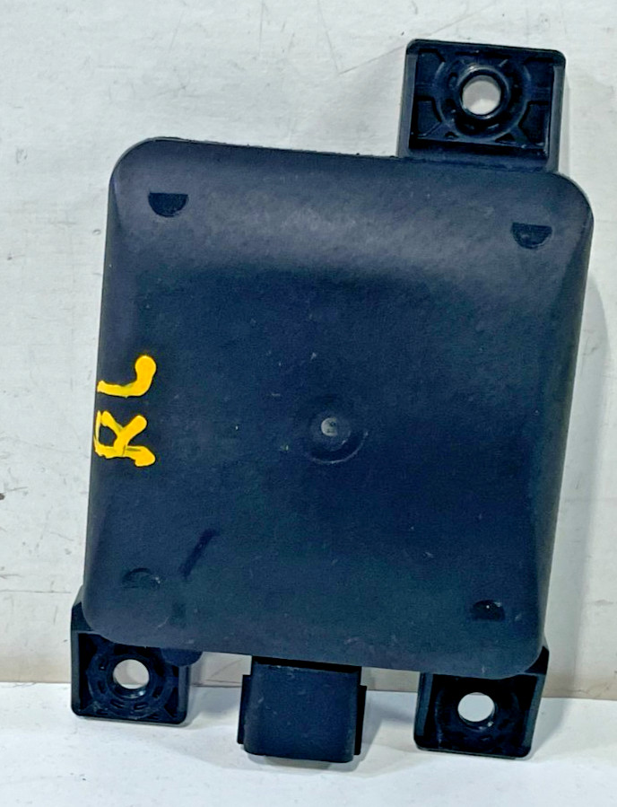 21-23 HYUNDAI SANTA FE REAR LEFT SIDE BLIND SPOT RADAR SENSOR MODULE # 101410