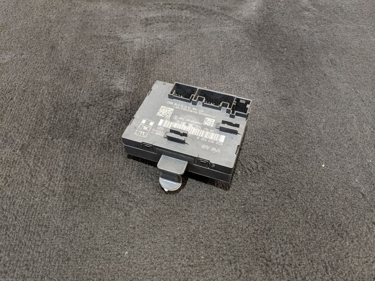 AUDI A3 SPORTBACK 8VA REAR DOOR CONTROL MODULE ECU 5Q0959595B