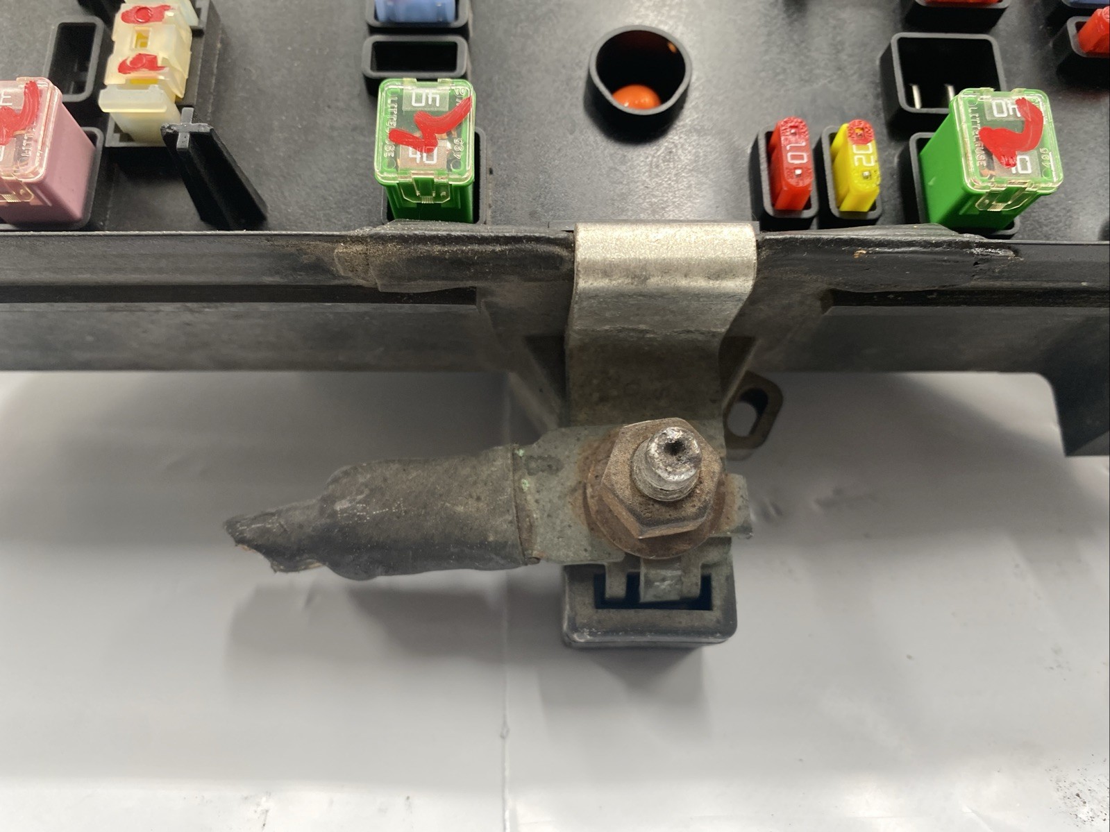 2007 Dodge Ram 1500 2500 TIPM Integrated Power Fuse Box P04692118AG OEM