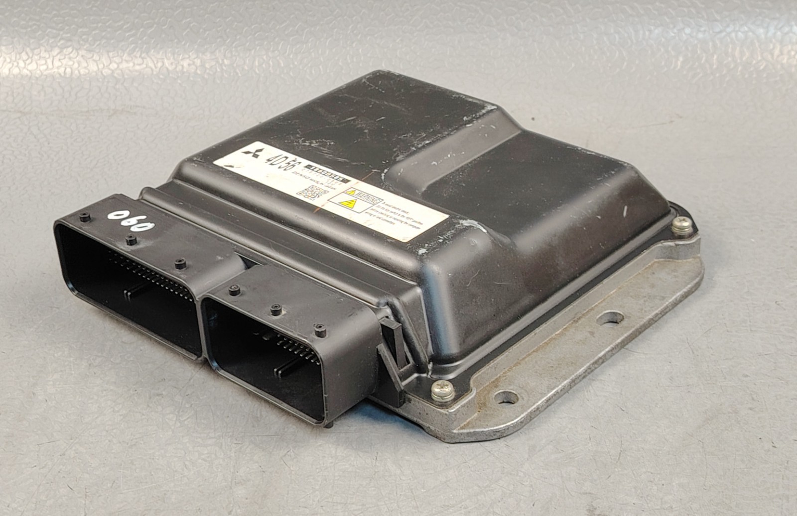 Mitsubishi ENGINE CONTROL MODULE ECU 2.5 4D56 2009-2015 L200 TRITON MN 1860B584