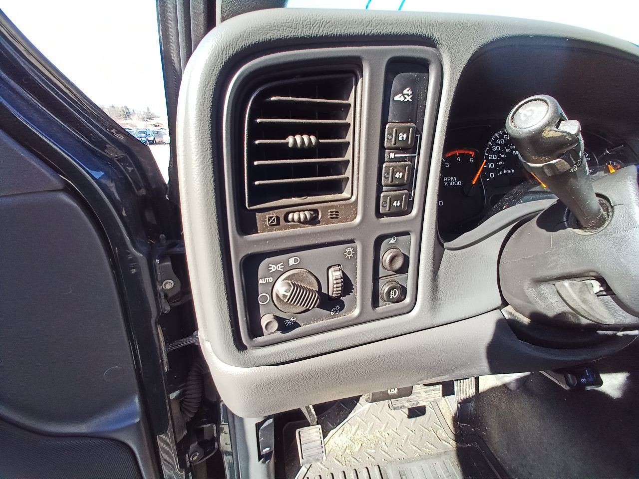 GM 12590219 Transfer Case Control Module TCCM from 2005 Silverado 2500 12823059