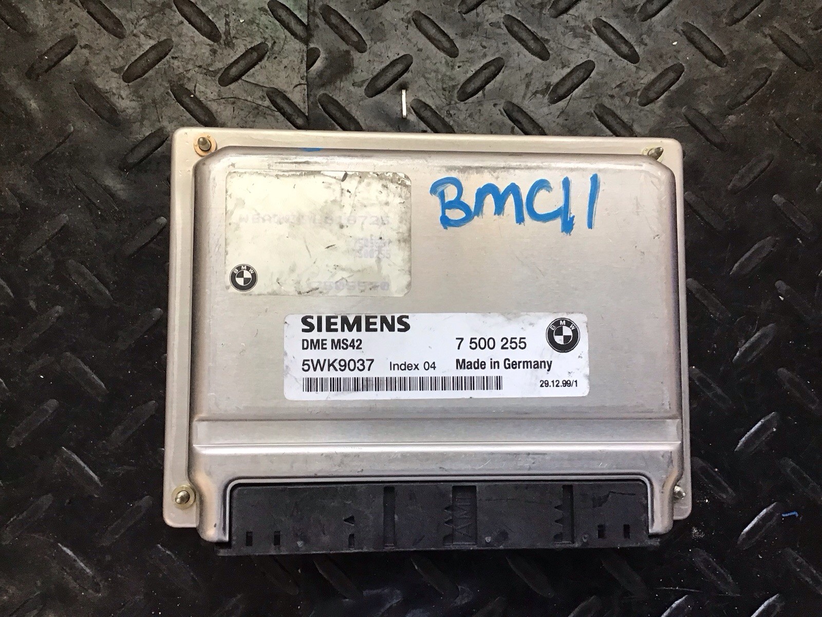 OEM 1999 2000 BMW Z3 2.5 ECM Engine Computer | 7505530