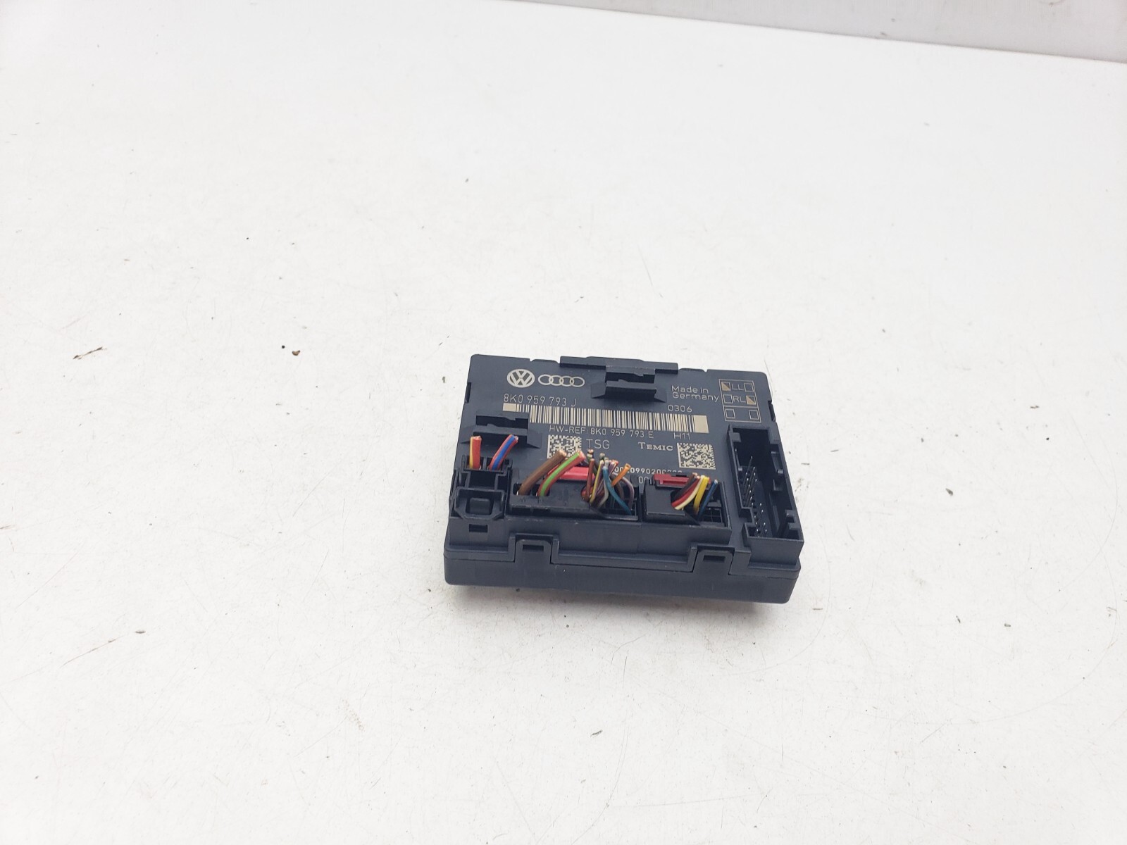 AUDI Q5 8R DOOR CONTROL MODULE FRONT RIGHT DRIVER SIDE 2009 8K0959793J