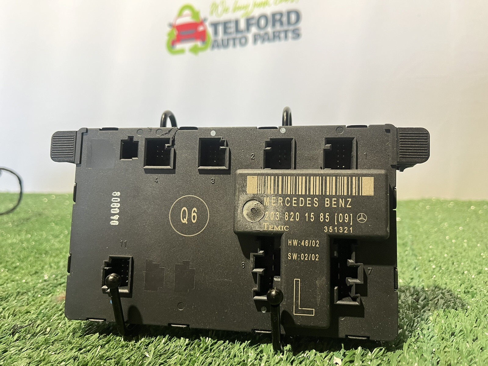 01-07 Mercedes W203 C230 C280 C320 Door Control Module Front Left 2038201585 OEM