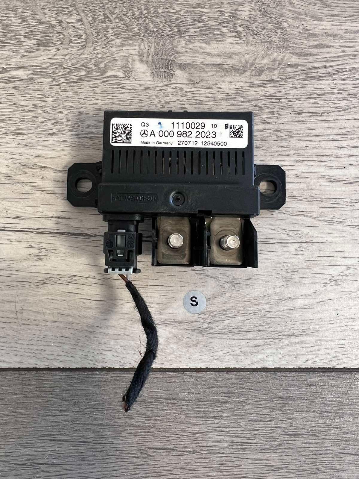 Mercedes W204 W212 W221 Battery Relay Module Unit A0009822023 TESTED