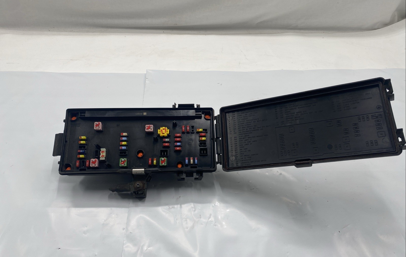 2007 Dodge Ram 1500 2500 TIPM Integrated Power Fuse Box P04692118AG OEM
