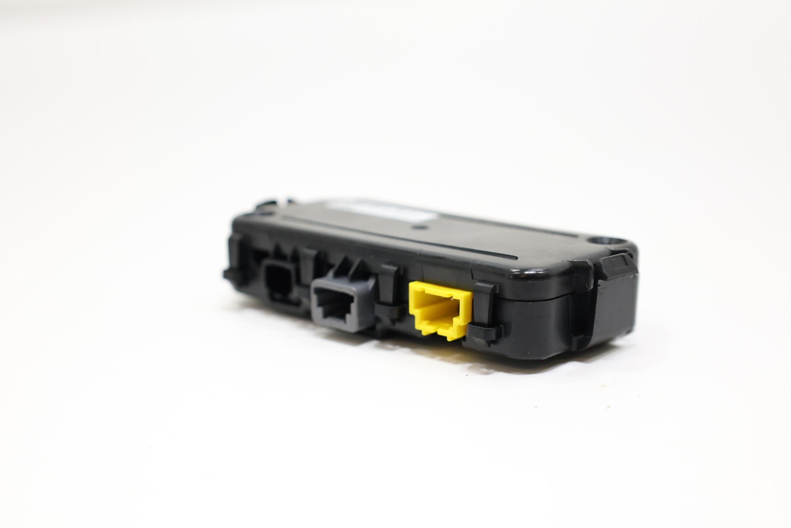 2020 – 2024 TESLA MODEL Y FRONT RIGHT SIDE SEAT CONTROL MODULE OEM 110003600D