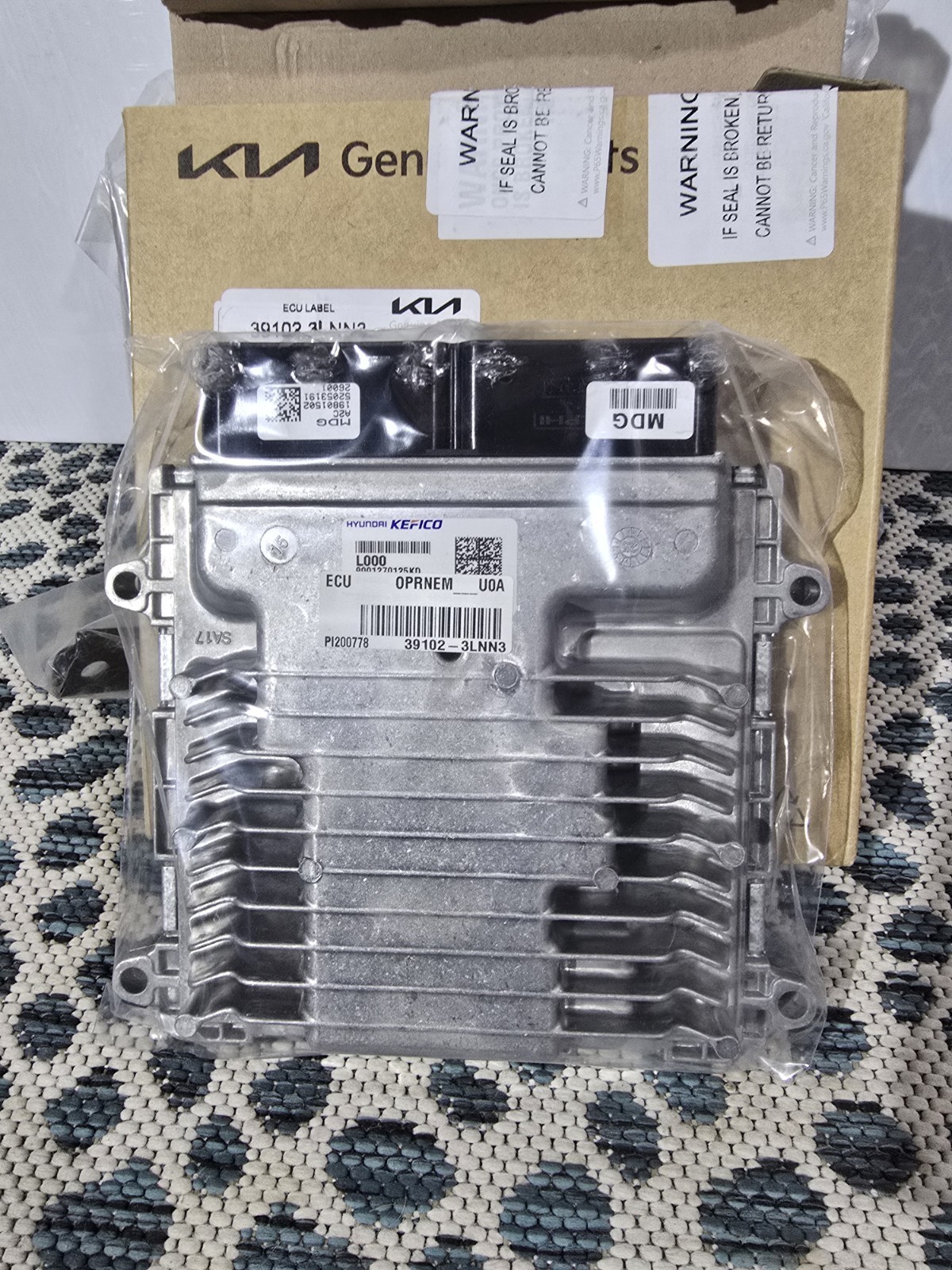 2025 KIA Telluride ECU and Mount Bracket. 3.8L AWD 391023LNN3